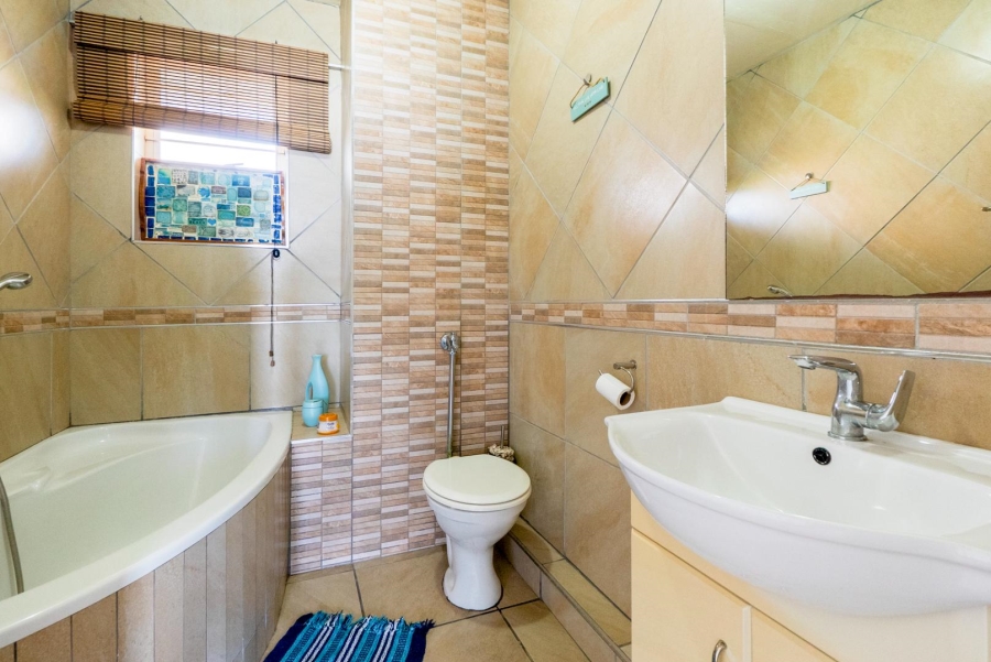 2 Bedroom Property for Sale in Amanzimtoti KwaZulu-Natal