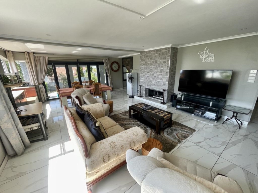 To Let 4 Bedroom Property for Rent in Durban North KwaZulu-Natal