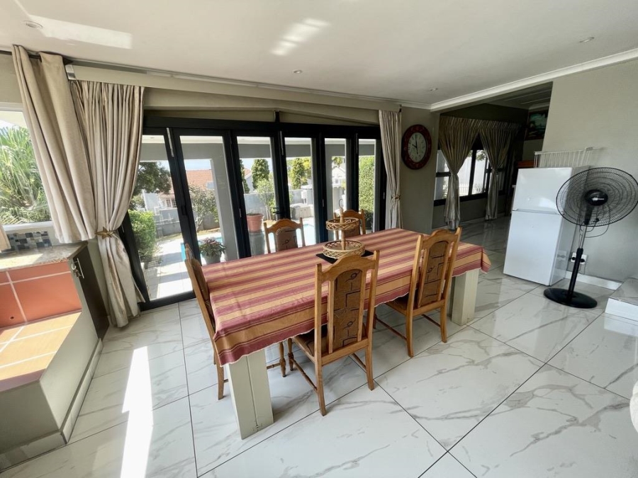 To Let 4 Bedroom Property for Rent in Durban North KwaZulu-Natal