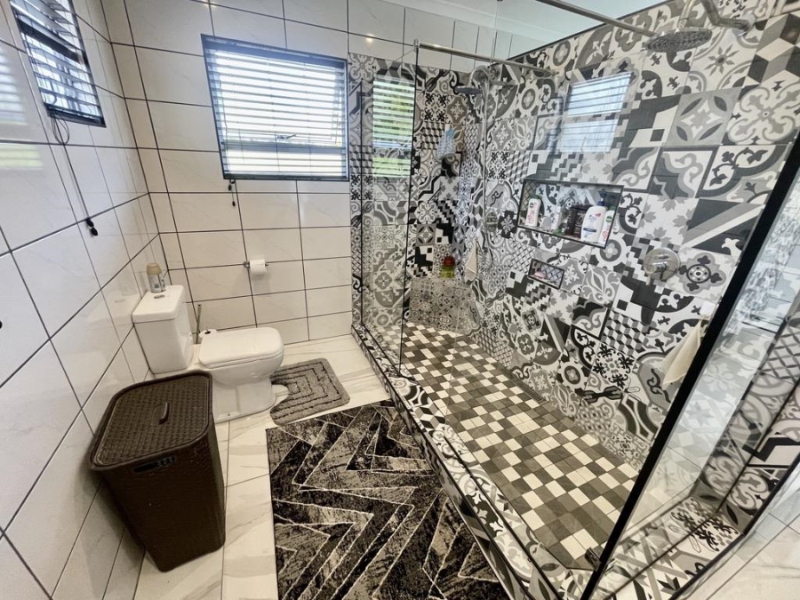 To Let 4 Bedroom Property for Rent in Durban North KwaZulu-Natal