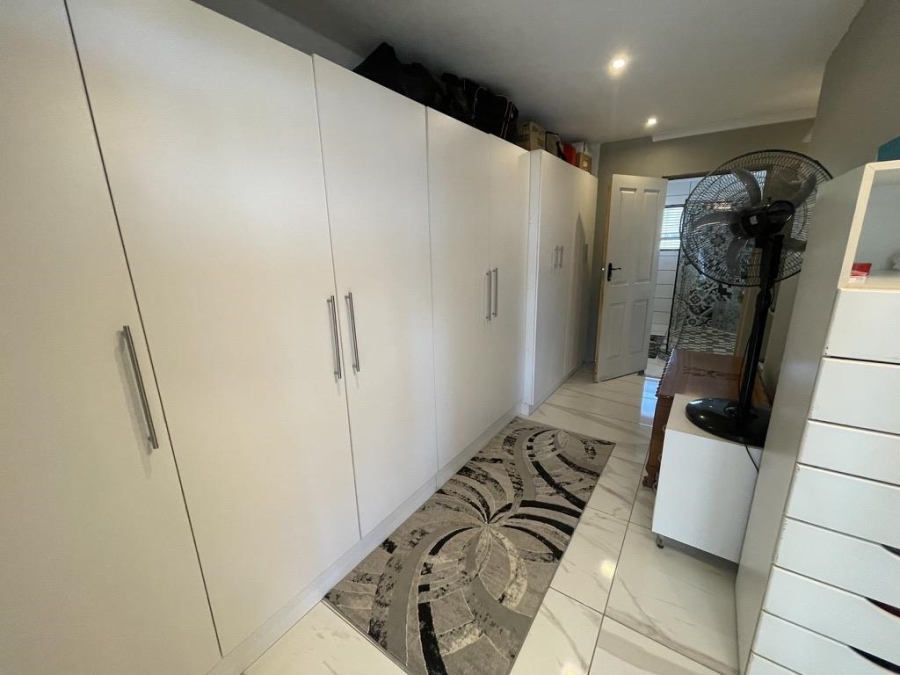 To Let 4 Bedroom Property for Rent in Durban North KwaZulu-Natal