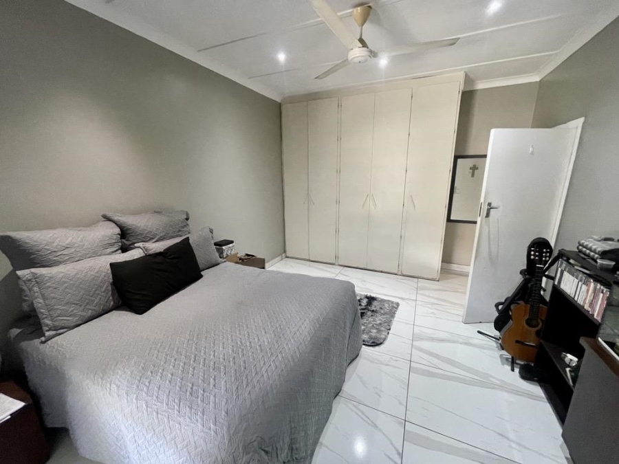 To Let 4 Bedroom Property for Rent in Durban North KwaZulu-Natal