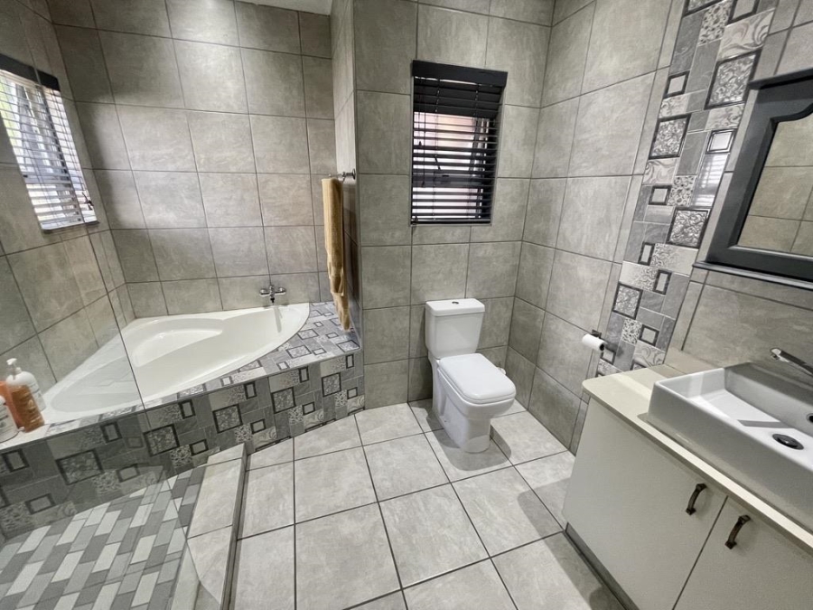 To Let 4 Bedroom Property for Rent in Durban North KwaZulu-Natal