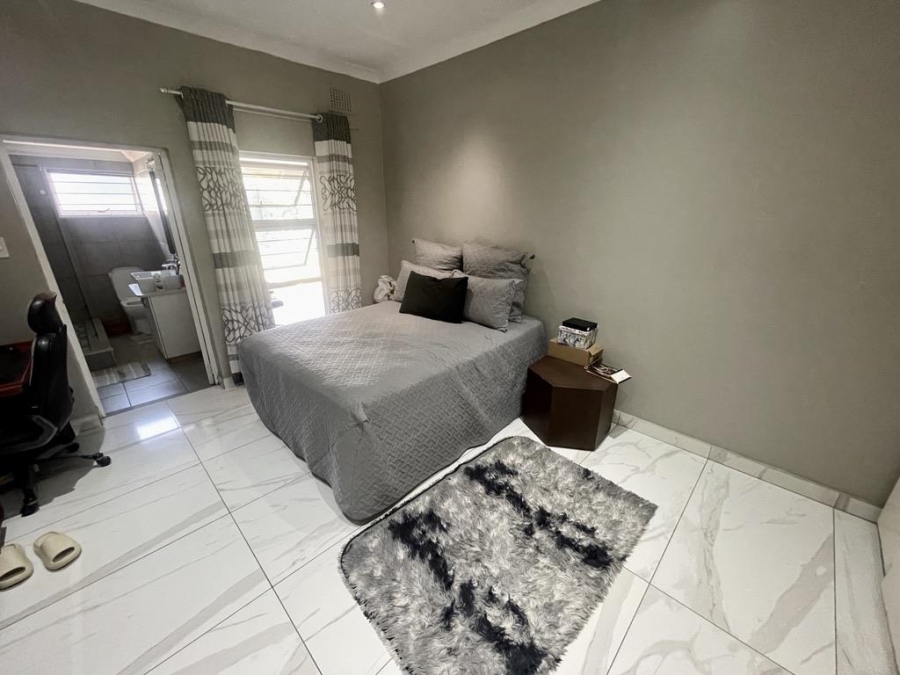 To Let 4 Bedroom Property for Rent in Durban North KwaZulu-Natal