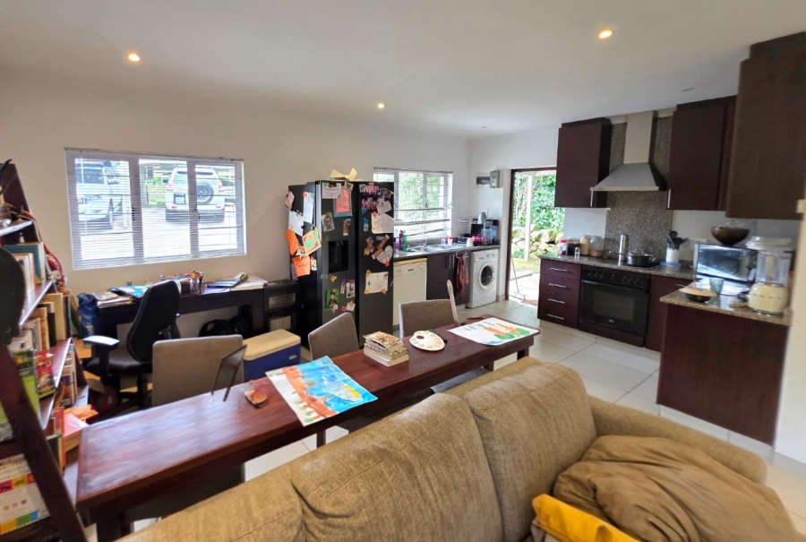 To Let 1 Bedroom Property for Rent in Kloof KwaZulu-Natal