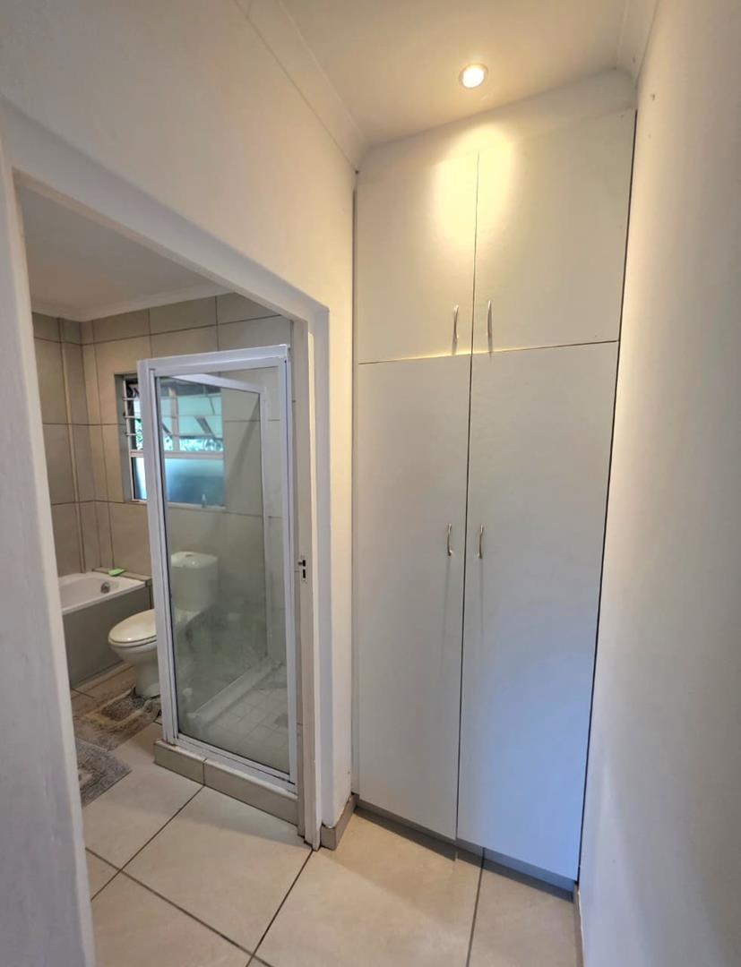 To Let 1 Bedroom Property for Rent in Kloof KwaZulu-Natal