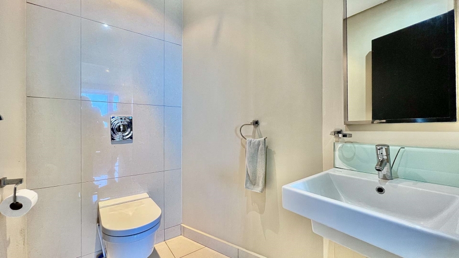 1 Bedroom Property for Sale in Umhlanga KwaZulu-Natal