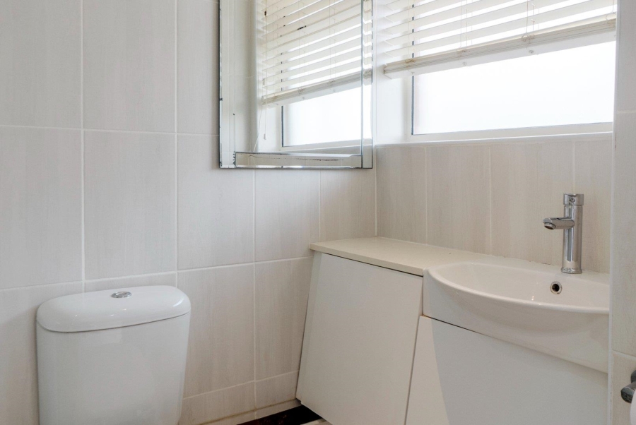 2 Bedroom Property for Sale in Amanzimtoti KwaZulu-Natal