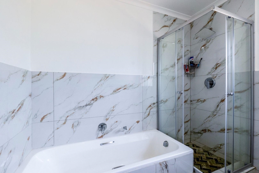 3 Bedroom Property for Sale in Amanzimtoti KwaZulu-Natal