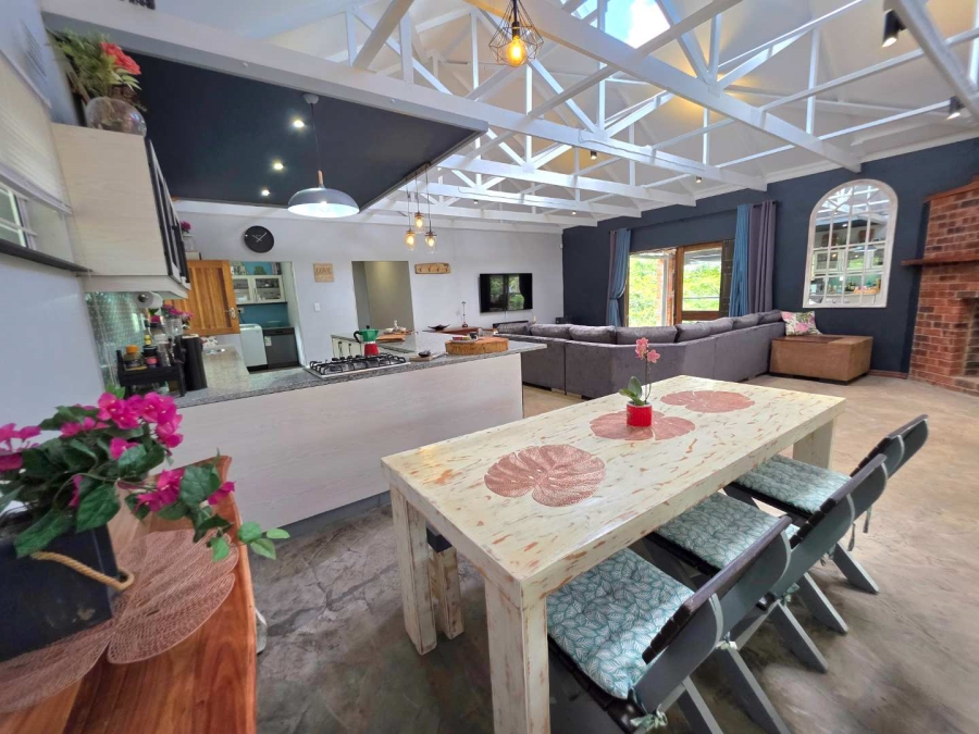 3 Bedroom Property for Sale in Crestholme KwaZulu-Natal