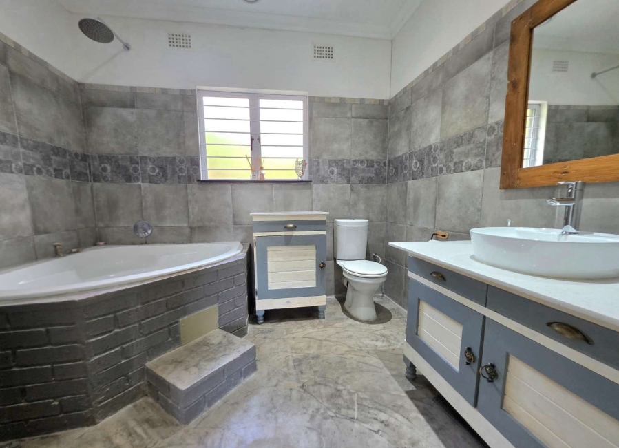 3 Bedroom Property for Sale in Crestholme KwaZulu-Natal