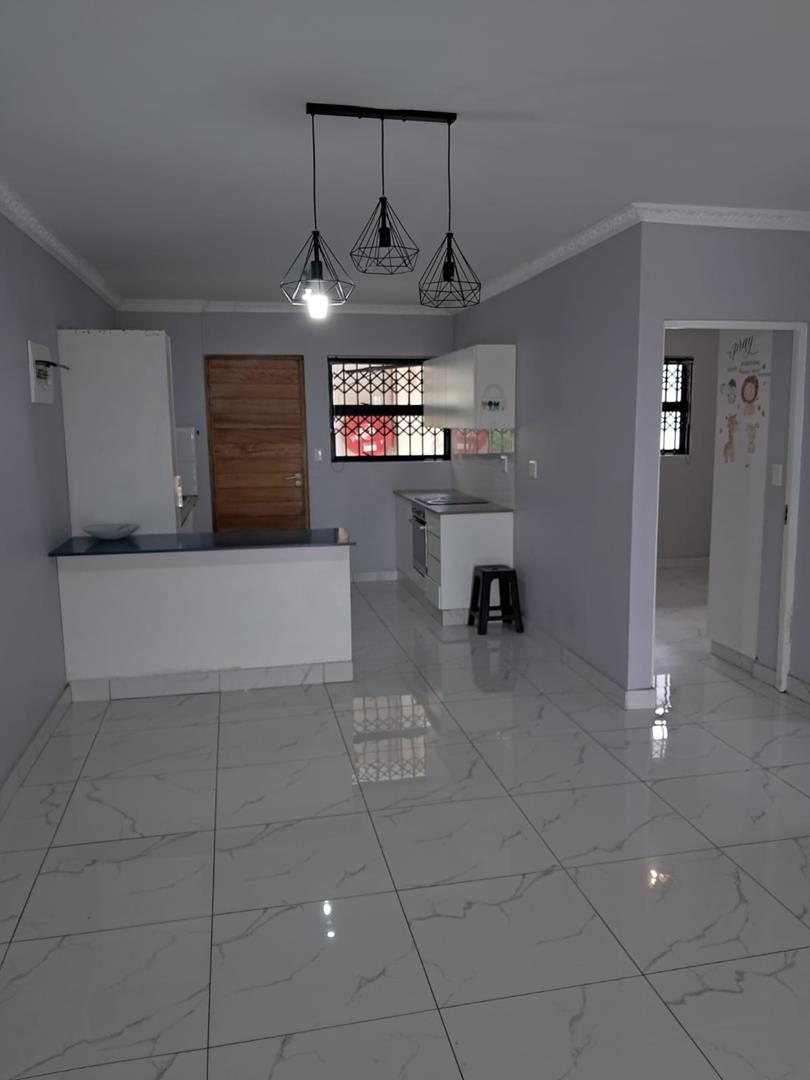 To Let 2 Bedroom Property for Rent in Umbogintwini KwaZulu-Natal