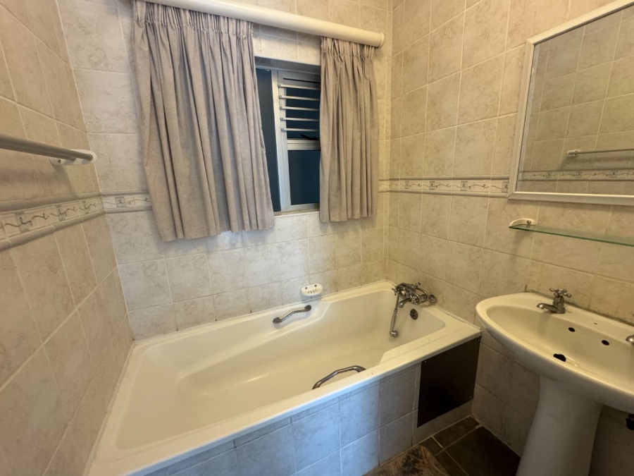 To Let 3 Bedroom Property for Rent in Umdloti KwaZulu-Natal