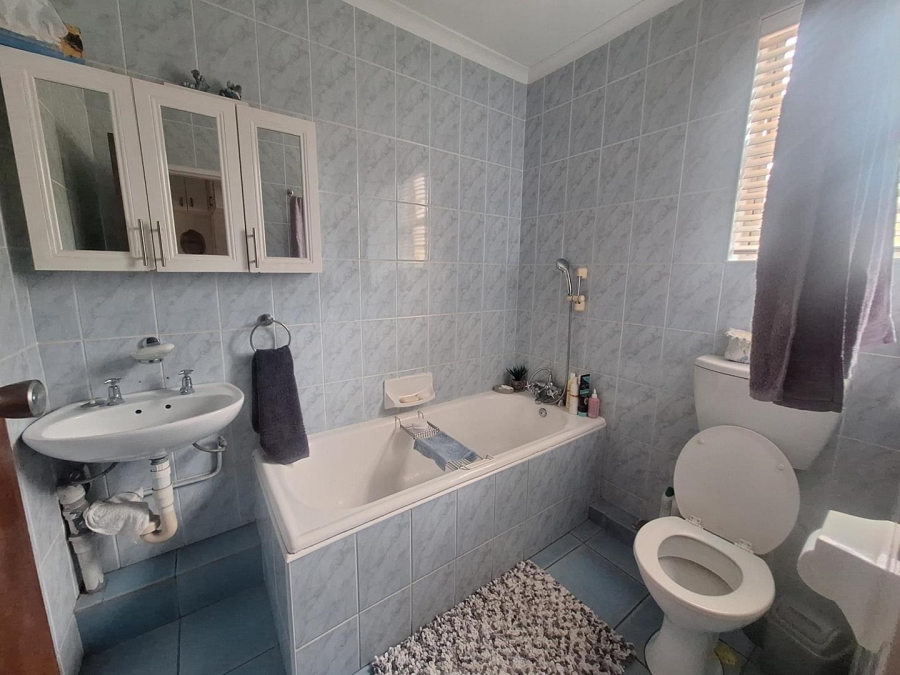 3 Bedroom Property for Sale in Woodhaven KwaZulu-Natal