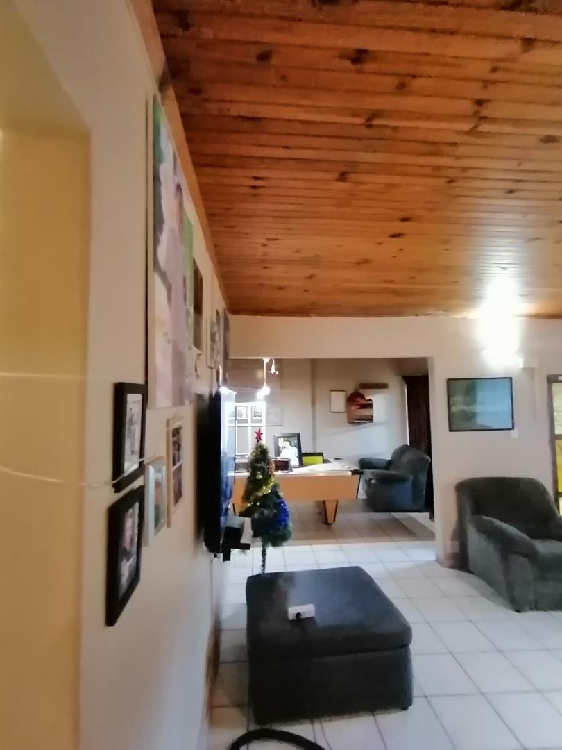 4 Bedroom Property for Sale in Schuinshoogte KwaZulu-Natal