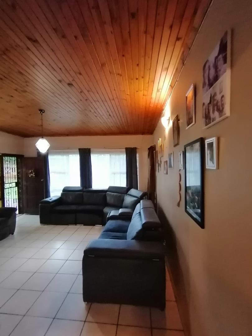 4 Bedroom Property for Sale in Schuinshoogte KwaZulu-Natal
