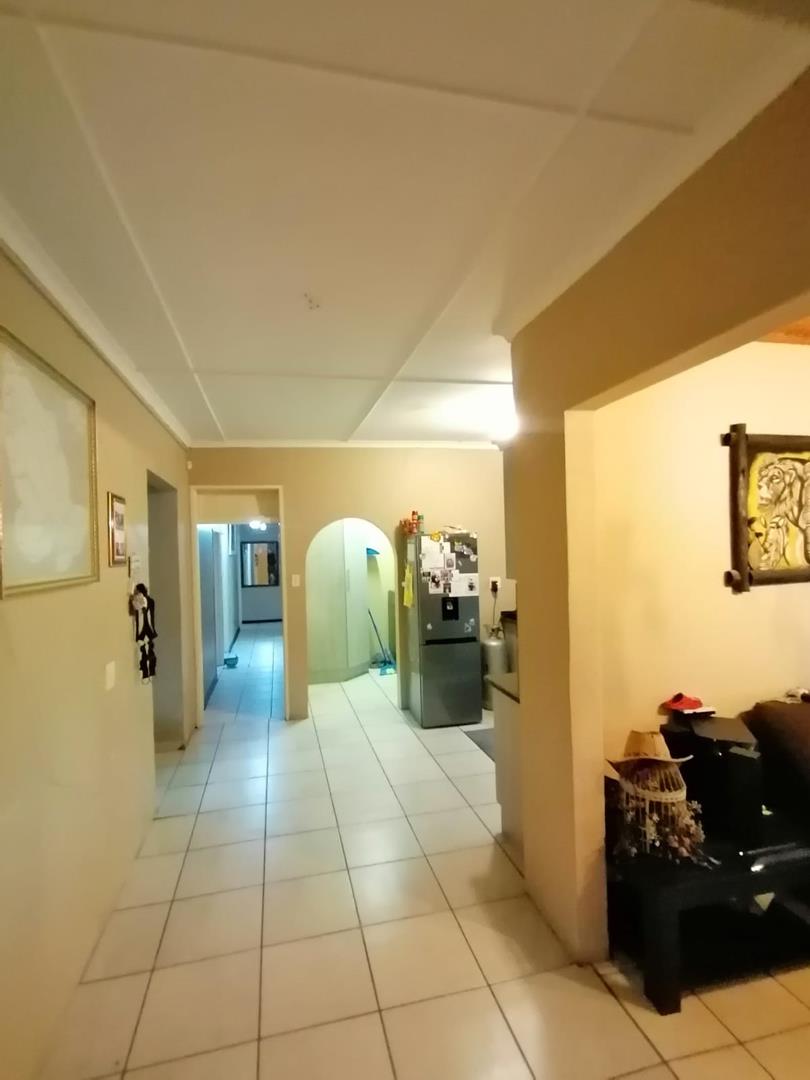 4 Bedroom Property for Sale in Schuinshoogte KwaZulu-Natal