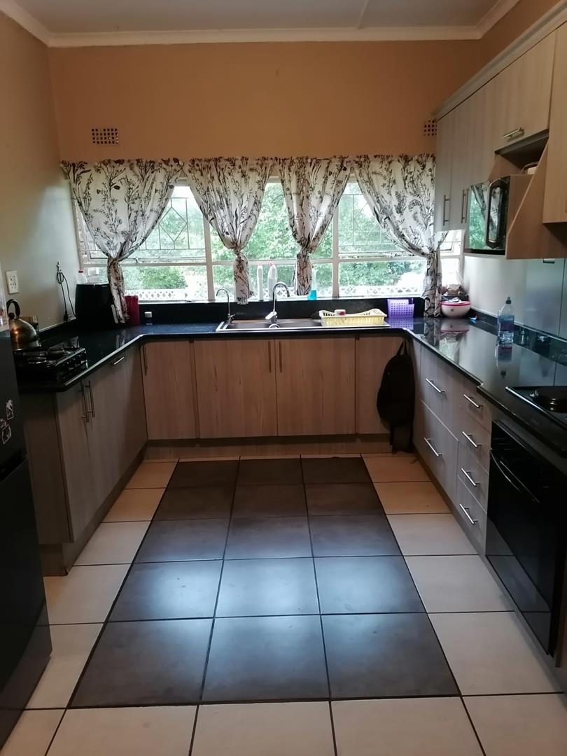 4 Bedroom Property for Sale in Schuinshoogte KwaZulu-Natal