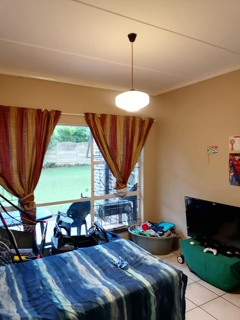 4 Bedroom Property for Sale in Schuinshoogte KwaZulu-Natal