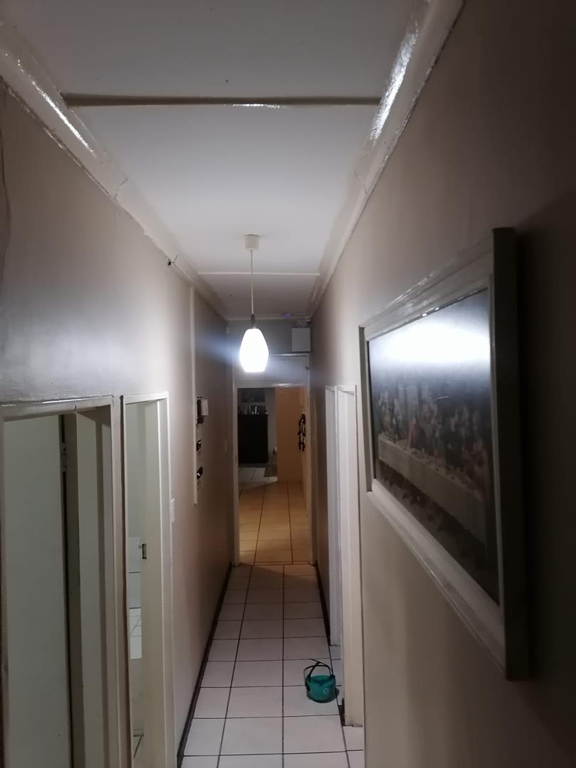 4 Bedroom Property for Sale in Schuinshoogte KwaZulu-Natal