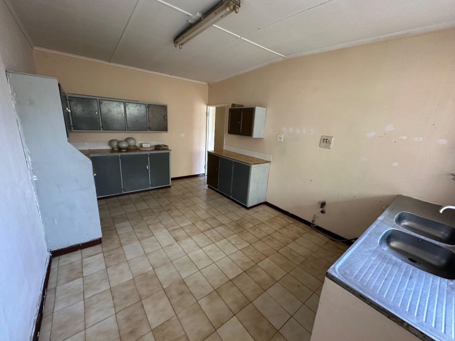 6 Bedroom Property for Sale in Dundee KwaZulu-Natal