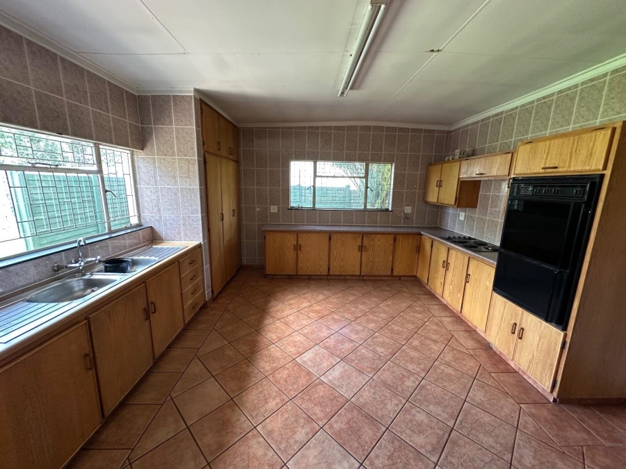 6 Bedroom Property for Sale in Dundee KwaZulu-Natal