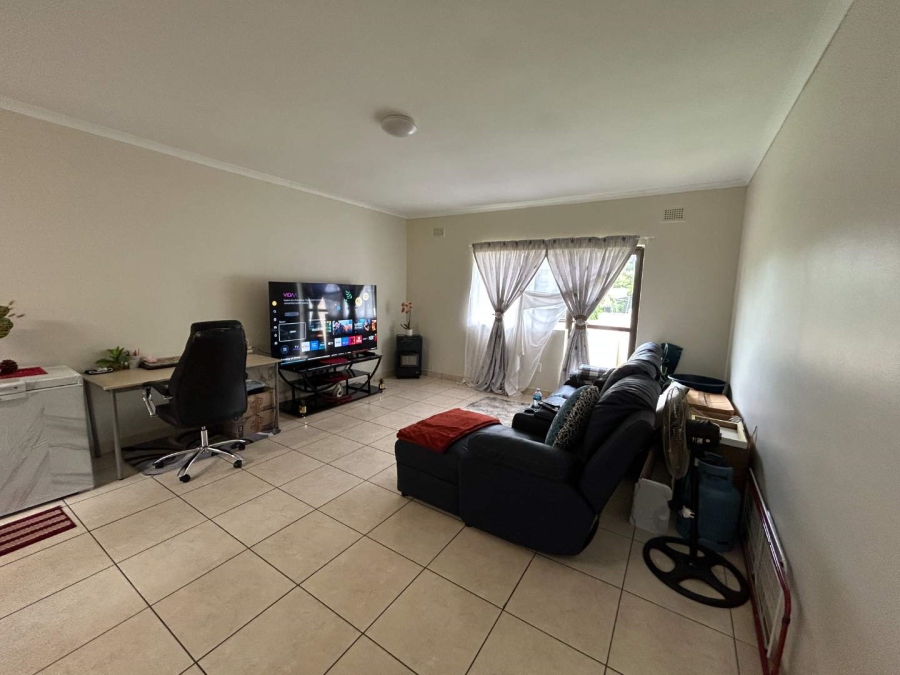 To Let 2 Bedroom Property for Rent in Waterfall KwaZulu-Natal