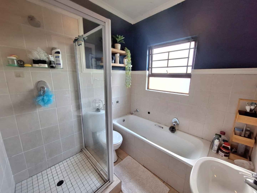 To Let 3 Bedroom Property for Rent in Assagay KwaZulu-Natal