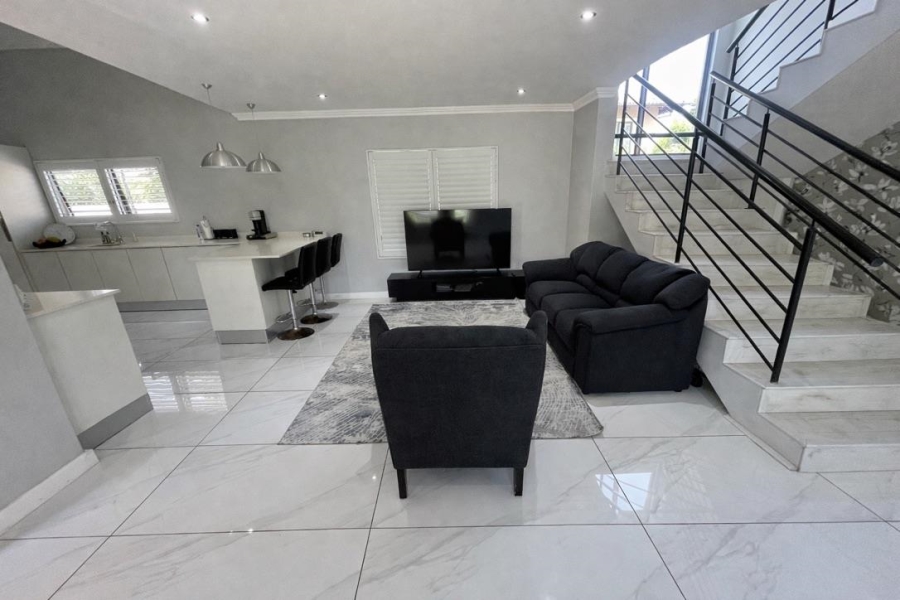 To Let 4 Bedroom Property for Rent in Izinga Ridge KwaZulu-Natal