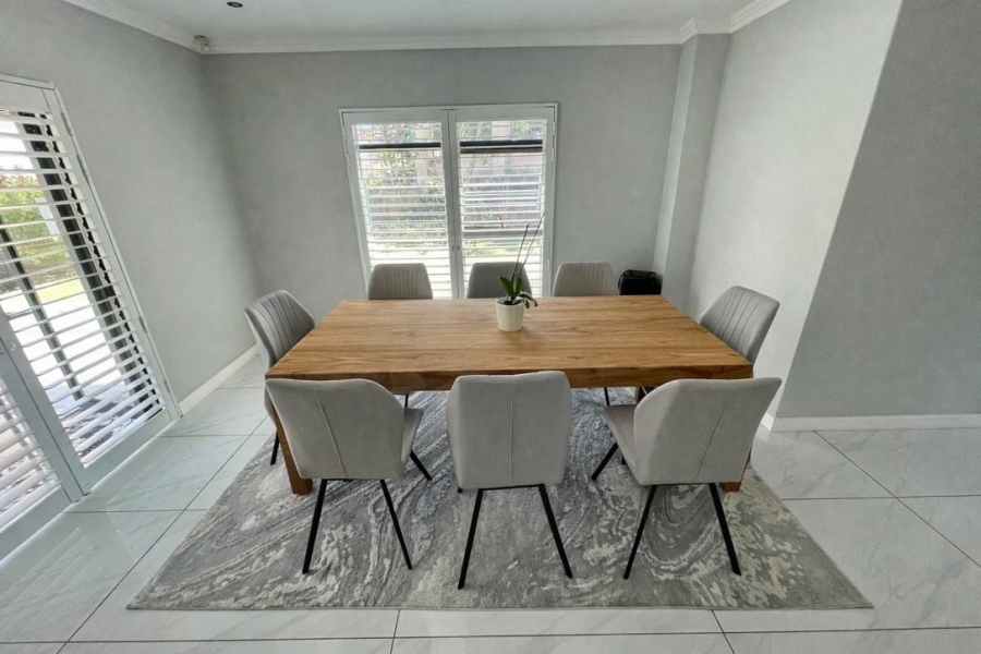 To Let 4 Bedroom Property for Rent in Izinga Ridge KwaZulu-Natal