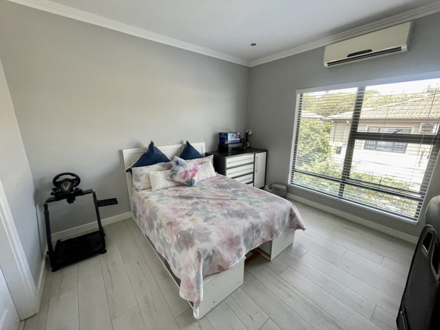 To Let 4 Bedroom Property for Rent in Izinga Ridge KwaZulu-Natal