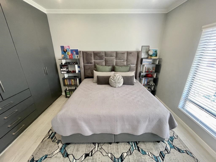 To Let 4 Bedroom Property for Rent in Izinga Ridge KwaZulu-Natal