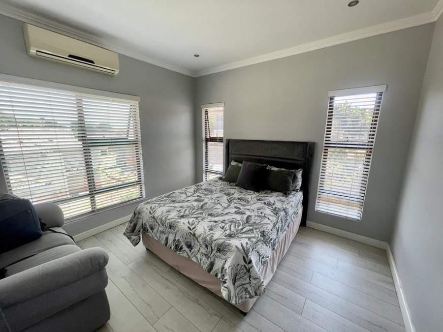 To Let 4 Bedroom Property for Rent in Izinga Ridge KwaZulu-Natal