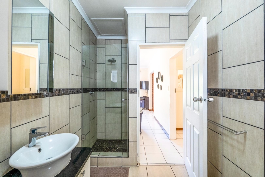 2 Bedroom Property for Sale in Amanzimtoti KwaZulu-Natal