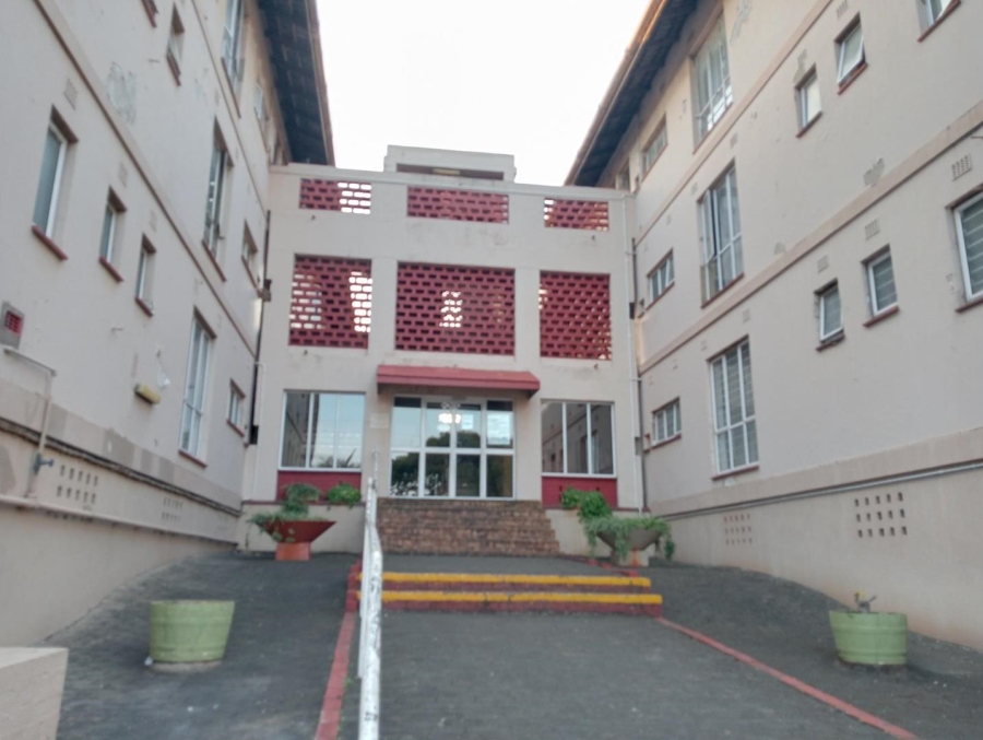 1 Bedroom Property for Sale in Montclair KwaZulu-Natal