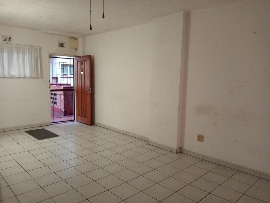 1 Bedroom Property for Sale in Montclair KwaZulu-Natal