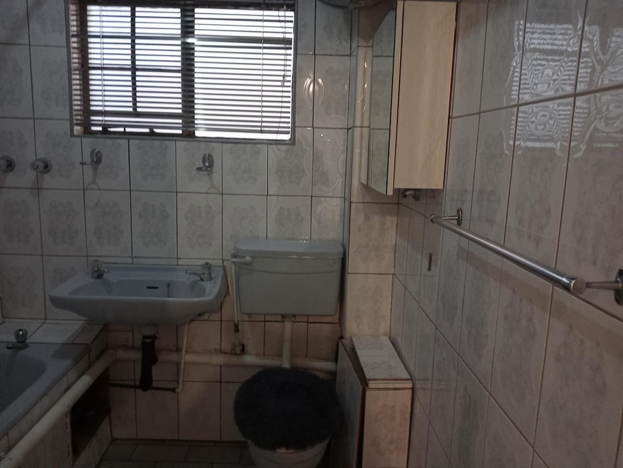 1 Bedroom Property for Sale in Montclair KwaZulu-Natal