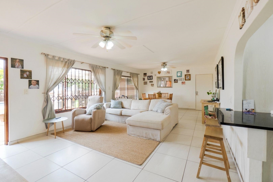 3 Bedroom Property for Sale in Amanzimtoti KwaZulu-Natal