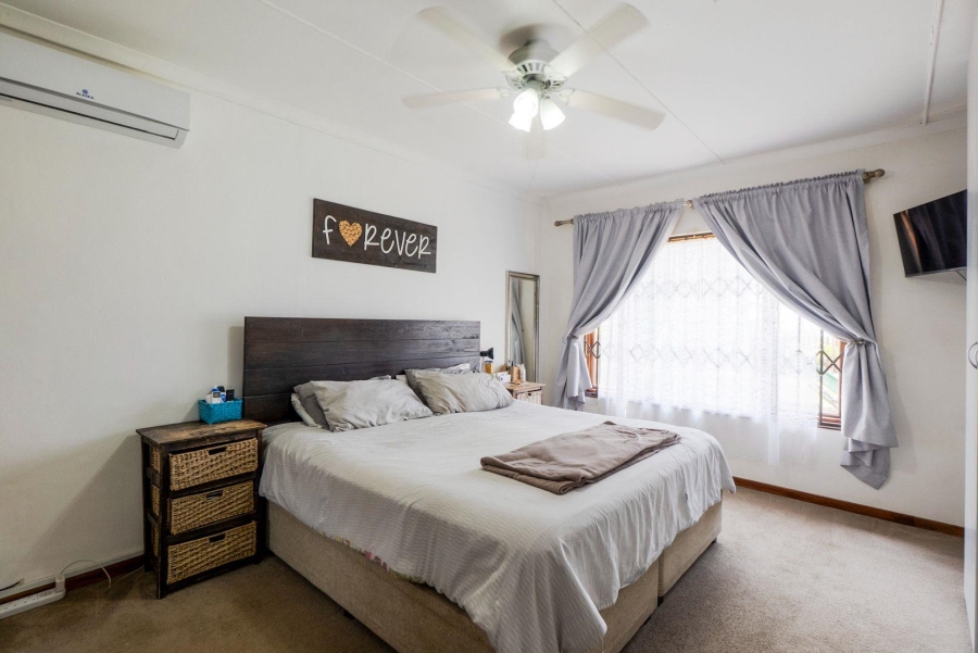 3 Bedroom Property for Sale in Amanzimtoti KwaZulu-Natal