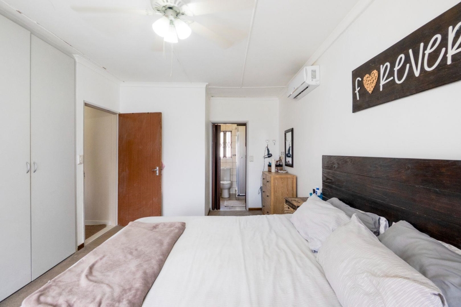 3 Bedroom Property for Sale in Amanzimtoti KwaZulu-Natal