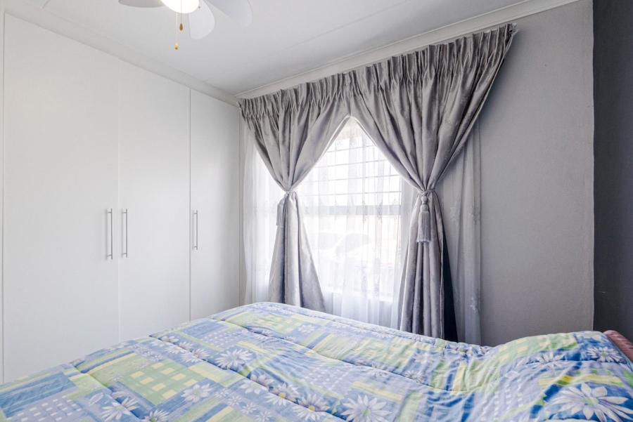 2 Bedroom Property for Sale in Amanzimtoti KwaZulu-Natal