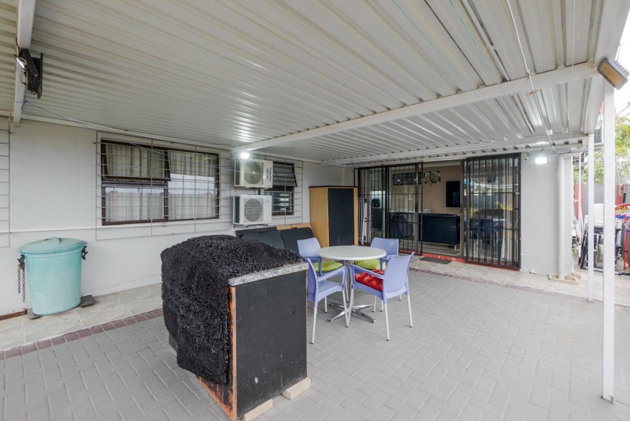 3 Bedroom Property for Sale in Amanzimtoti KwaZulu-Natal