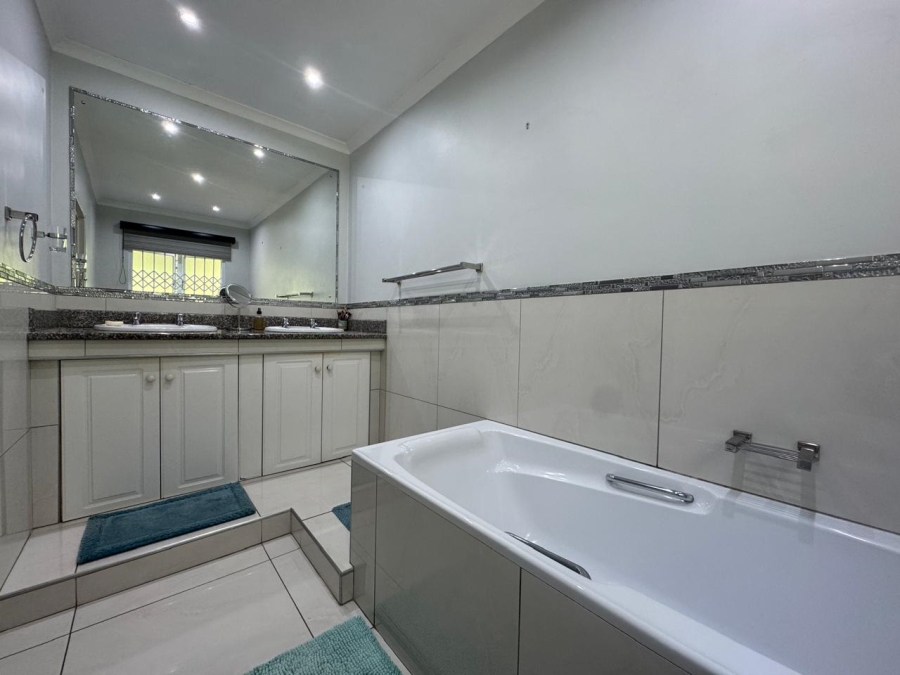 3 Bedroom Property for Sale in Gillitts KwaZulu-Natal