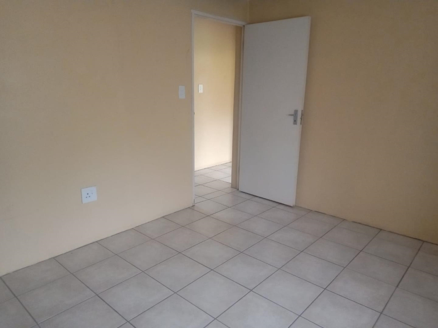 2 Bedroom Property for Sale in Umlazi KwaZulu-Natal