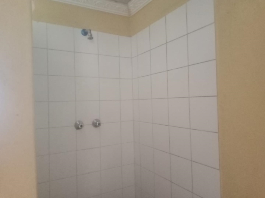 2 Bedroom Property for Sale in Umlazi KwaZulu-Natal