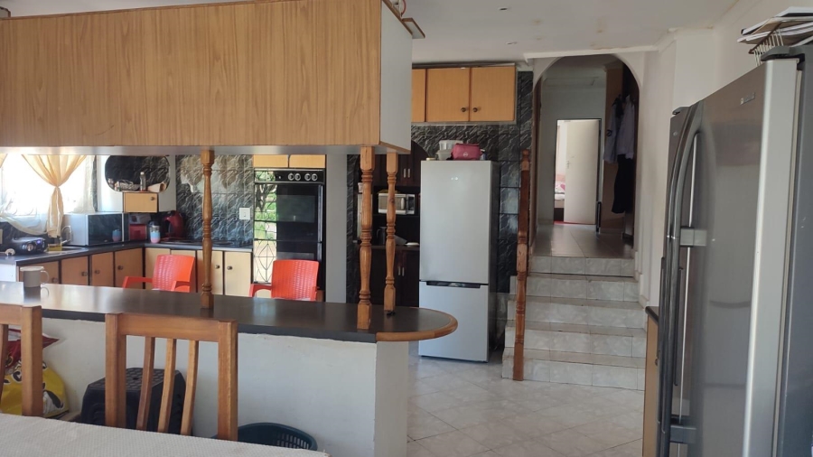 7 Bedroom Property for Sale in Avoca KwaZulu-Natal