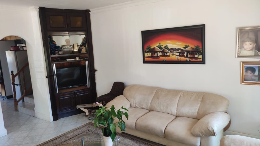 7 Bedroom Property for Sale in Avoca KwaZulu-Natal