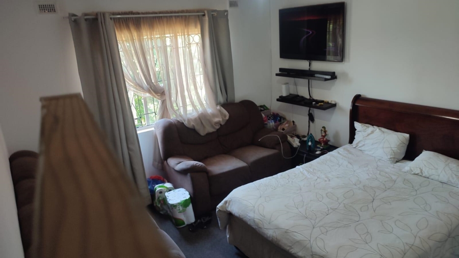 7 Bedroom Property for Sale in Avoca KwaZulu-Natal