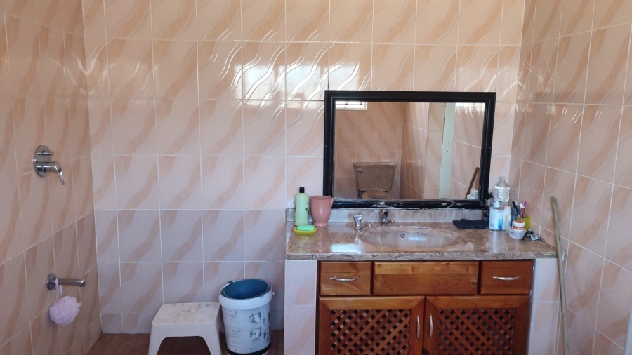 7 Bedroom Property for Sale in Avoca KwaZulu-Natal