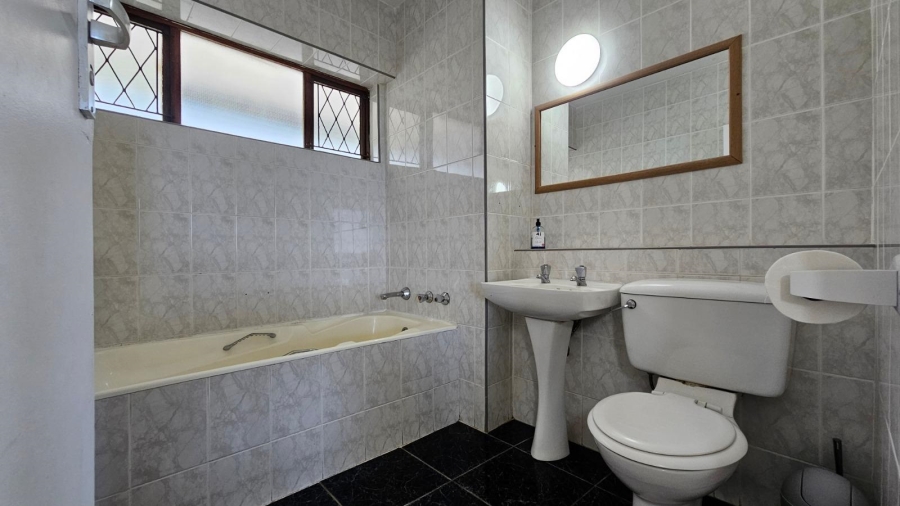 To Let 2 Bedroom Property for Rent in Amanzimtoti KwaZulu-Natal